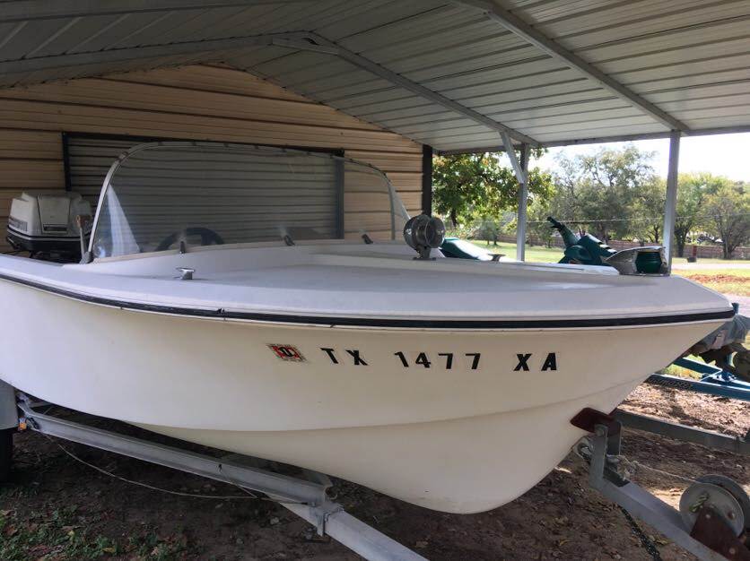 1967 Arrow Glass Sabre runabout